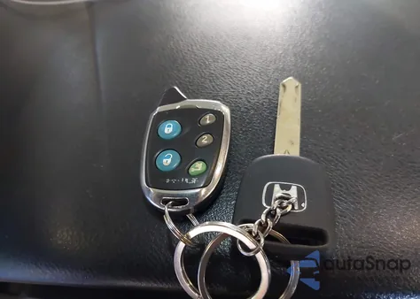 2005 Honda Odyssey Touring z USA, uszkodzony, nr VIN 5FNRL38825B116237